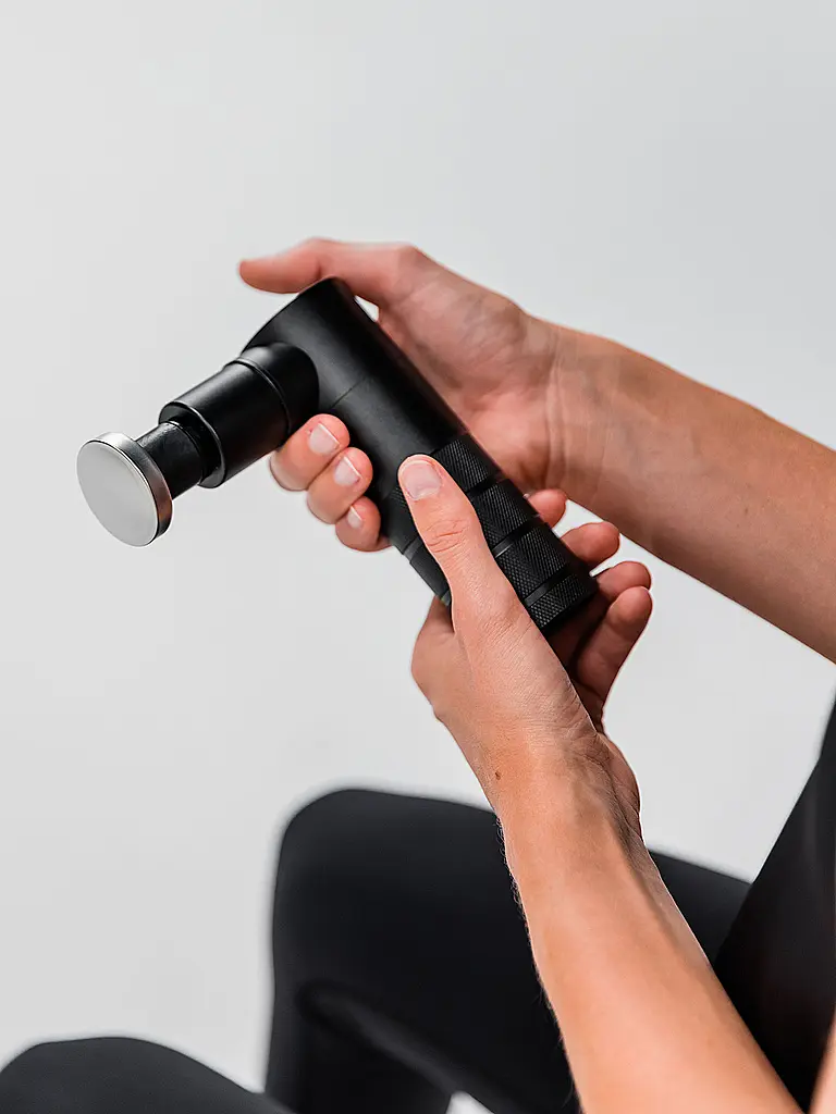 Detalle de BLACKROLL Fascia Gun con cabezal plano